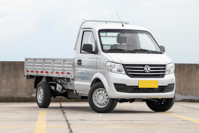 3.29万买台大车,货箱2900mm配1.6L发动机,东风小康C31S不香吗