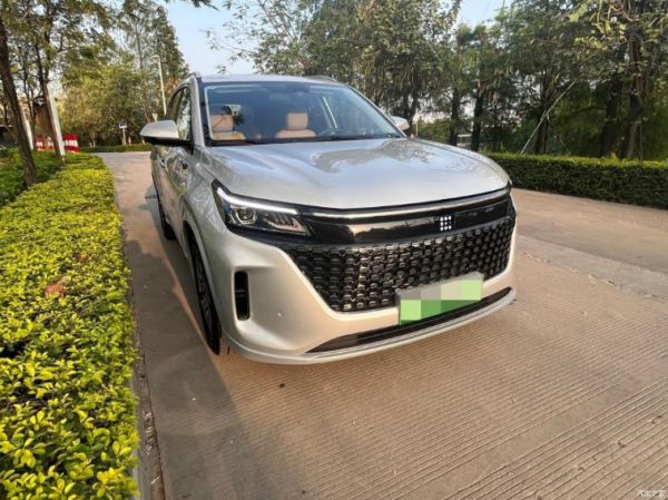 蓝电E5有多好!油耗省,续航长;9.98万就能入手的中型插混SUV