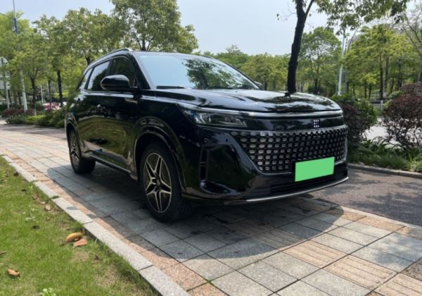 插混SUV市场选择困难?蓝电E5是你的答案