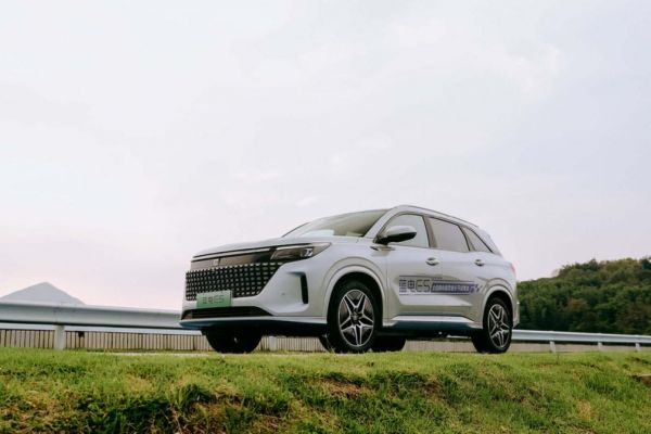 拒绝溢价、越开越省;插混SUV蓝电E5对比欧尚Z6 iDD如何选